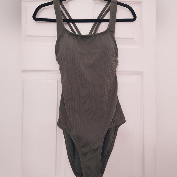 Hurley One Piece Swimsuit - Picture 3 of 8